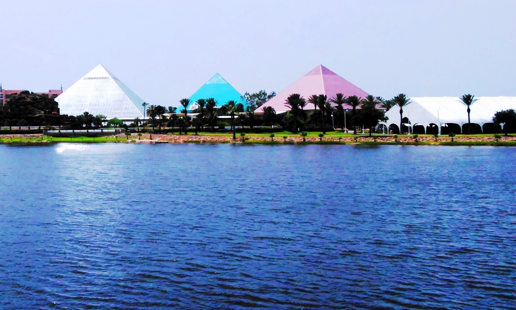 You are currently viewing Visit 3 Pyramids on the Texas Coast at Moody Gardens